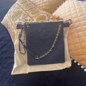 Tory Burch small dark blue small bag/side bag.